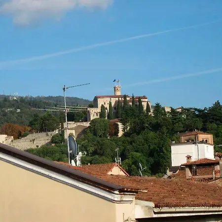 Brixia Cozy Attic In The Historic Center *